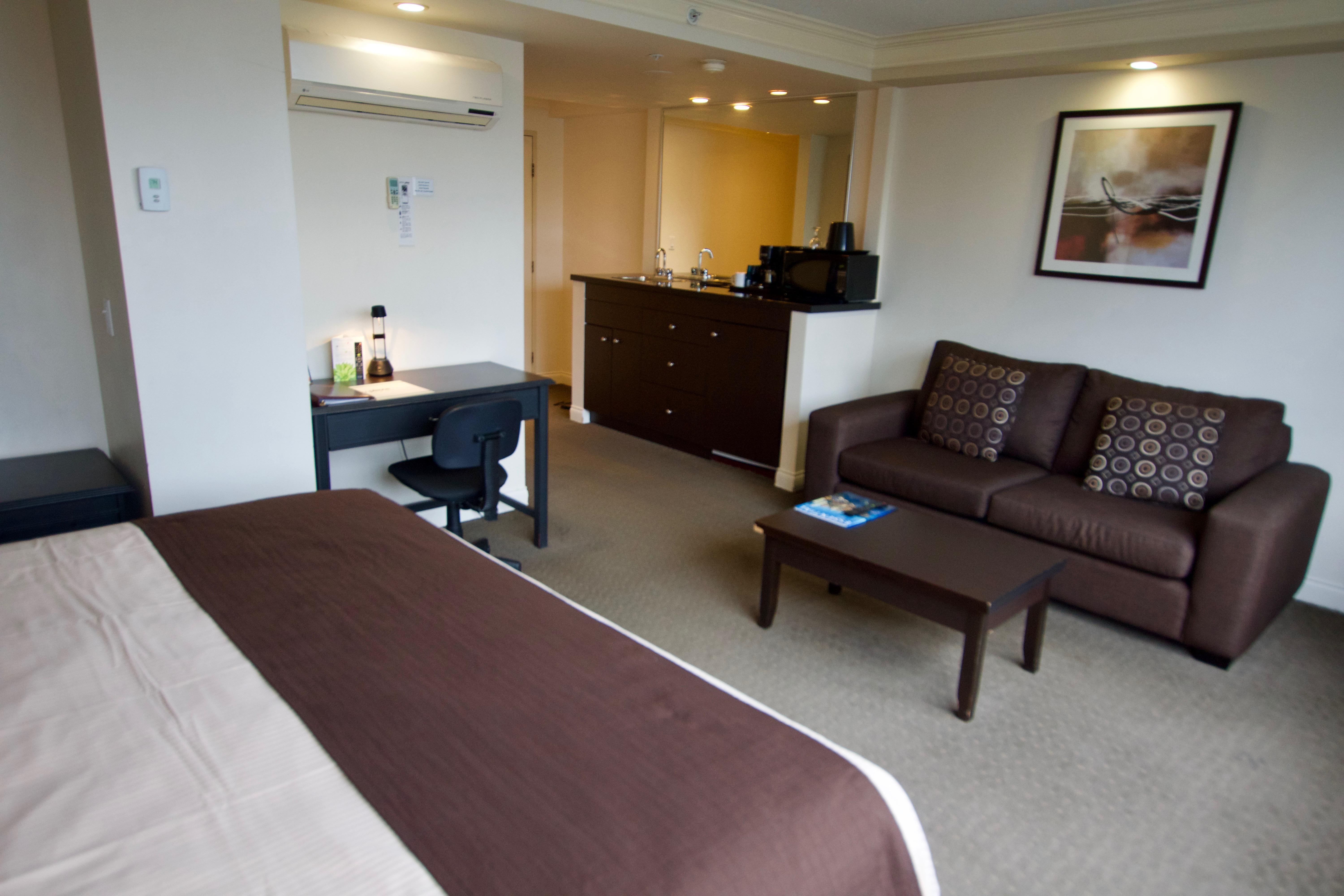 century plaza hotel vancouver bed bugs reviews